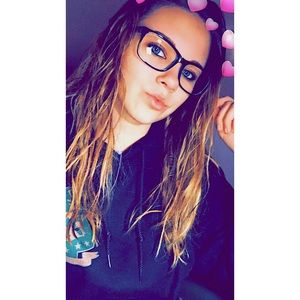 Meet your Posher, Steph